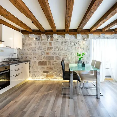 Apartment 4 *