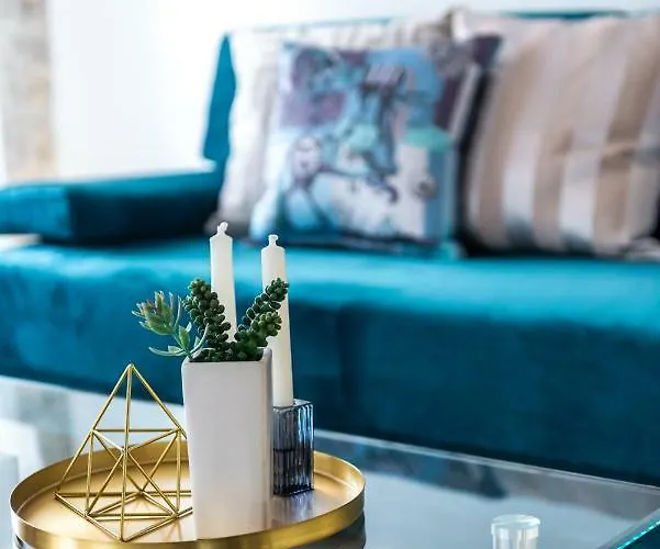 4 Διαμέρισμα *